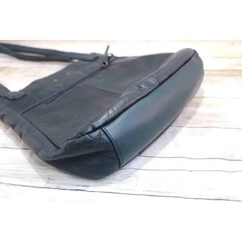 Stone Mountain Accessories this shoulder